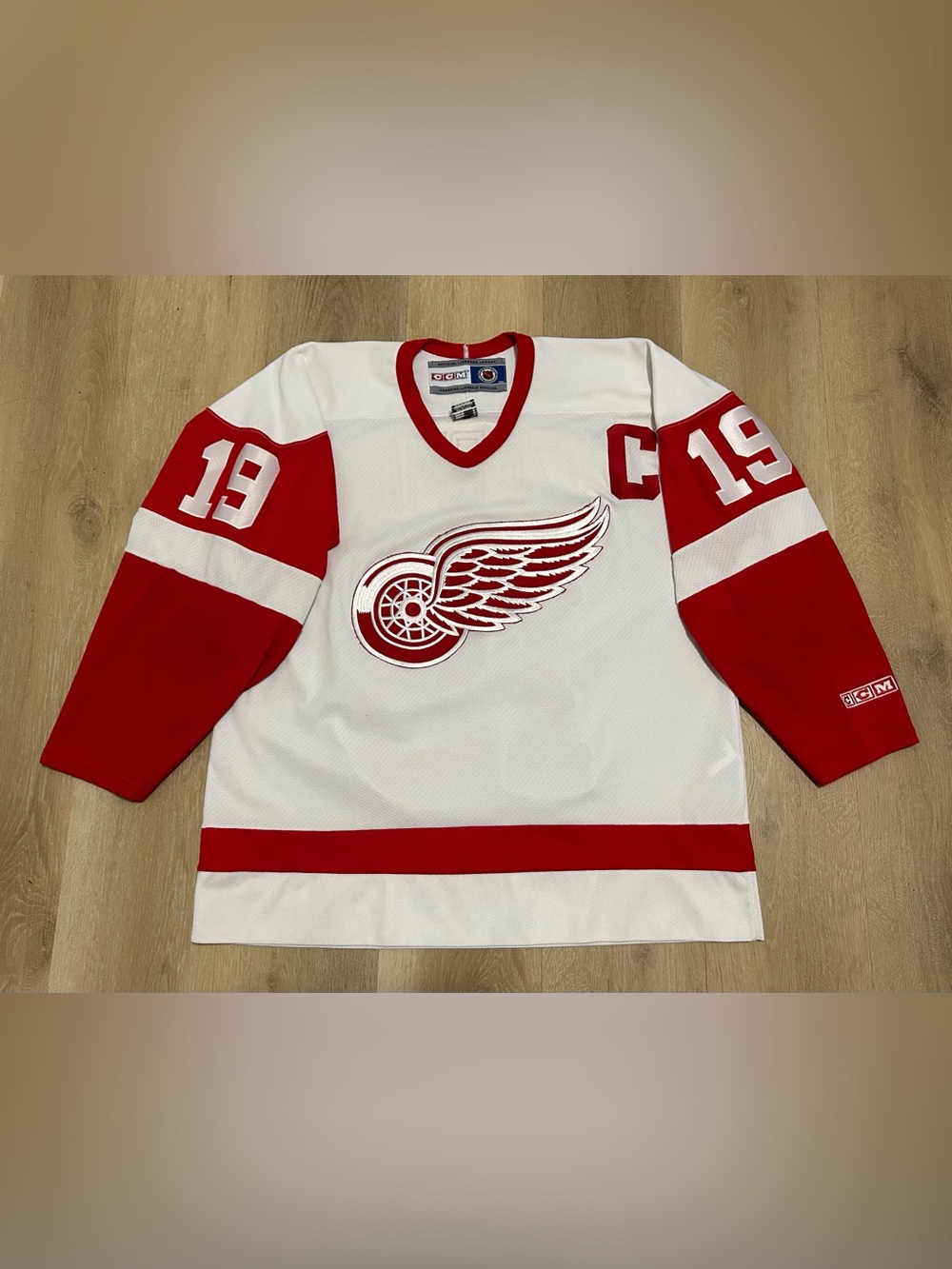 Vintage CCM Detroit Red Wings White & Red Hockey Jersey # 19 YZERMAN